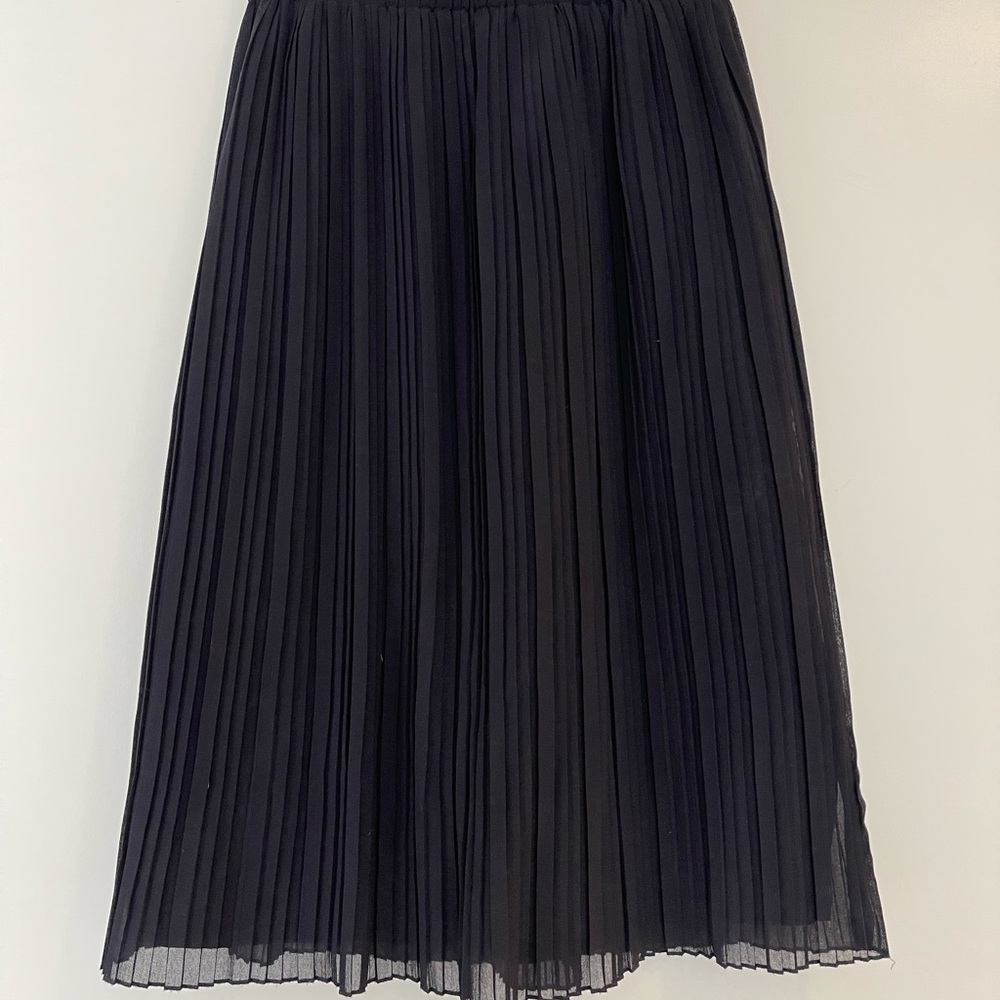 Flowy navy midi skirt